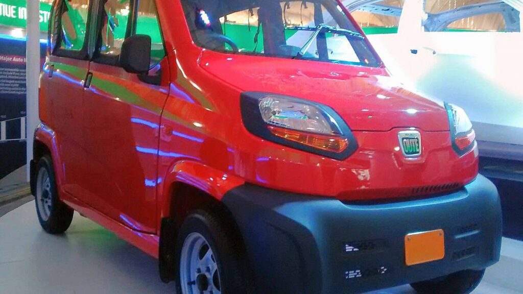 Bajaj Qute car red colour